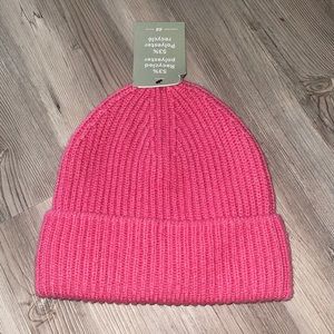 I’m selling this brand new beanie from H&M